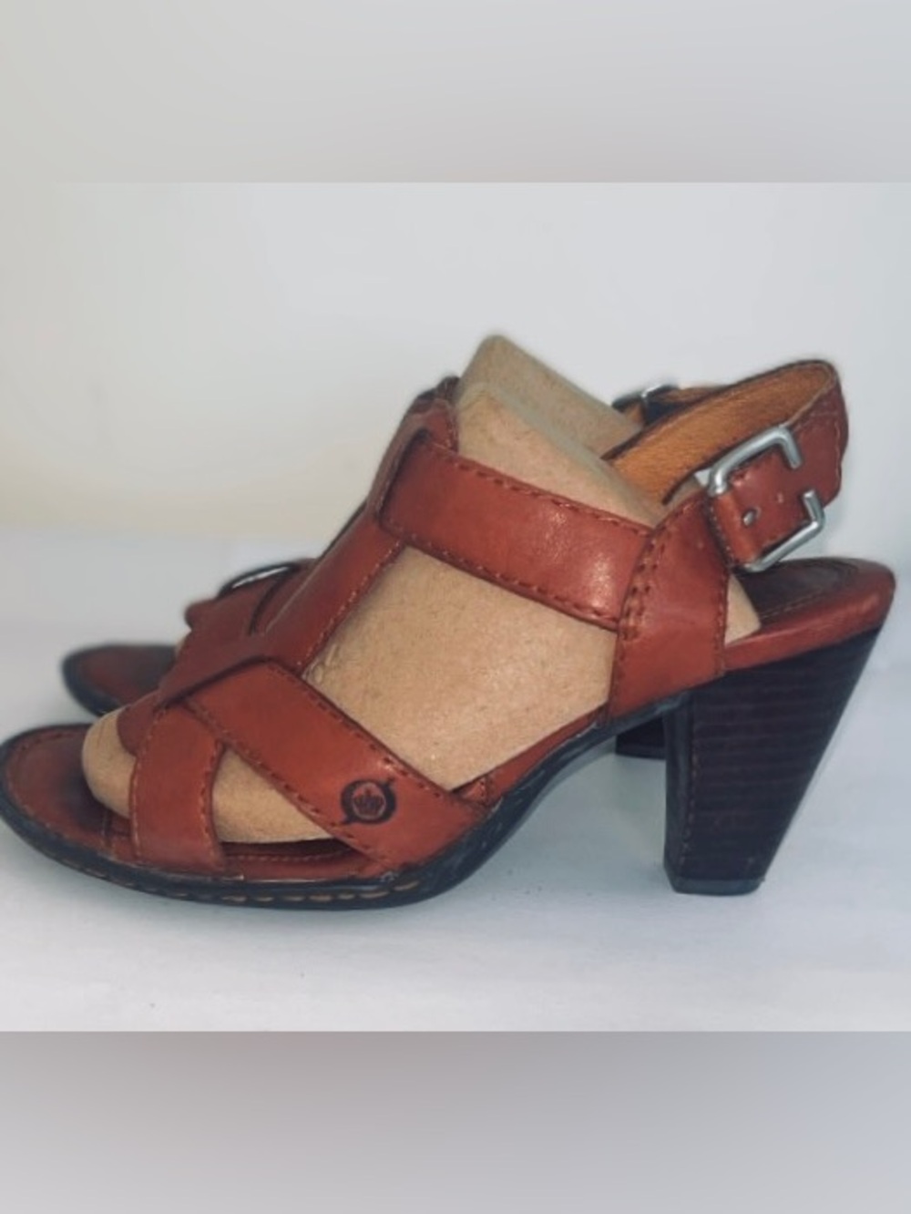 Born Chenille Tamarind brown Leather Sandals. Used Like New. Size 8